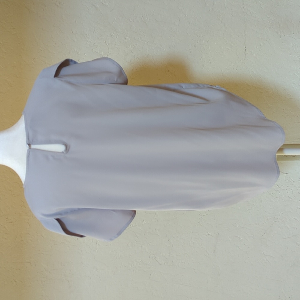 3/$20🌟Amazon Gray Flutter Sleeve Satiny Pleated Neckline Blouse Size Large - Picture 8 of 11